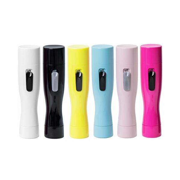 ● 「うっかり毛」にもすばやく対応、いつでもどこでもうぶ毛ケア● 防水構造で水洗い・石けん剃りOK!丸洗いできていつでも清潔!● お肌に直接触れにくい回転刃と長い毛も取り込めるスリットでお肌を傷つけずにスムーズにカット● 単3形乾電池1本使...