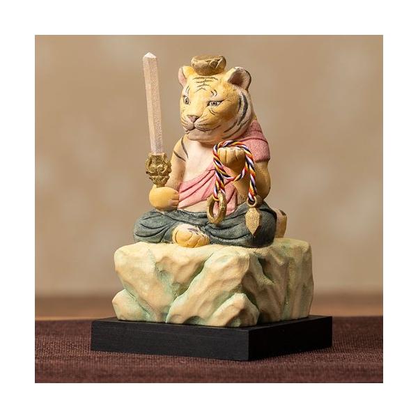 三毳不動尊御祈祷　寅年生まれの守り本尊として新造形をまとい待望の復活！ 可愛い猫の仏様(猫buddha)から派生した干支の不動明王シリーズ『厄除 寅不動尊』です。寅（虎）は、「千里往って千里還る」のことわざ通り旺盛な生命力と活力を持っていま...