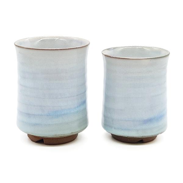 気品に満ちた重厚さ、白濁した釉薬の風合いが萩焼の特徴です。釉薬のひび割れと、そこにしだいに染み込んでいくお茶の色など、使い込むほどに変化を見せる表情は萩焼独特のもので「萩の七変化」と言われています。結婚の御祝いやブライダルギフトとしてもオス...