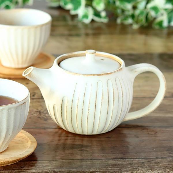 作家さんの手作り　陶器製のユニークなポット 作家さんの手つくり 陶器製のユニークなポット