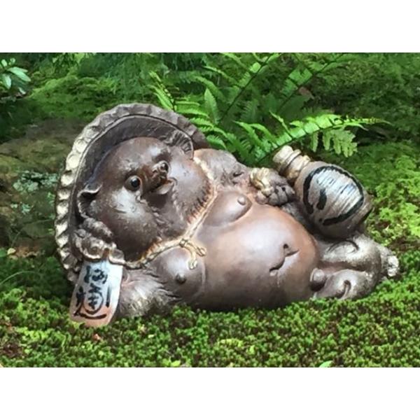 寝狸 20号　（信楽焼き・陶器・たぬき タヌキ 置物　（信楽焼き・陶器・たぬき・ 楽天市場】信楽焼 たぬき 20号（花・ガーデン・DIY）の通販