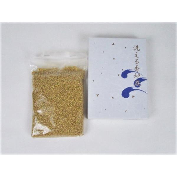 特殊な加工で仕上げてありますのでお線香が立てやすく、繰り返し長期間お使い頂けます。屋外等のご使用でも灰が飛び散る心配がありません。【商品の仕様】　◆材料：硅砂（ガラスの原料）　◆内容量：約１５０ｇ　◆箱サイズ（ｍｍ）：縦１２０×横８６×厚２...