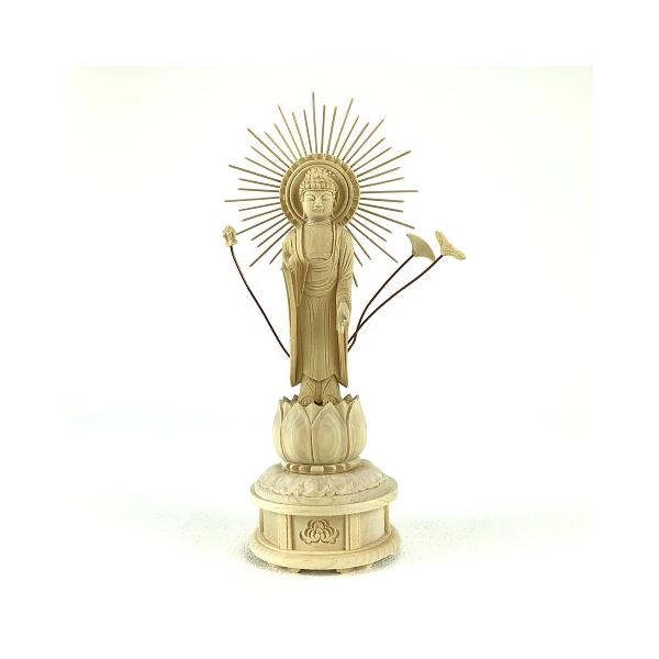 仏像の表情、彫刻、デザインが手彫りのため、一体一体異なります。シンプルでかわいらしいモダンな仏像になります。台座は取り外し可能なので高さ調節が出来ます。桧は年を重ねるごとに重厚感のある仏像へと変化していきます。 　【商品の仕様】◆サイズ（ｍ...