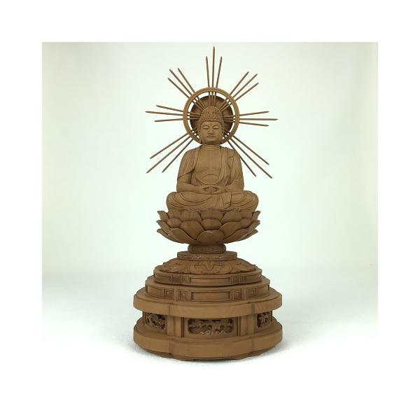 重厚感のある美しい赤い紅檀を使用した阿弥陀如来像になります。 　【商品の仕様】◆サイズ（ｍｍ）：幅１４０×高３１０×奥１２０◆材質：木製　紅檀　