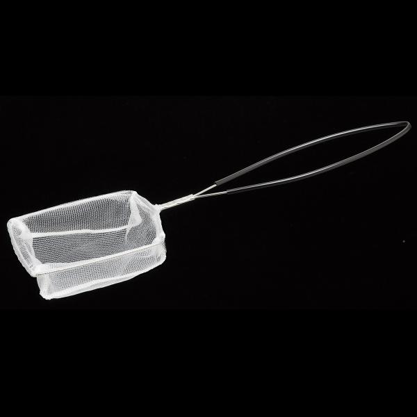 ●ステンレス製の極細フレームに追いやすく、すくいやすく、そしてパッと移せる浅底のネットを採用しました。●小さなメダカもはさまりにくく、取り残しにくい形状です。適応魚種/メダカの稚魚、幼魚など本体寸法/全長 約230mm</br>...
