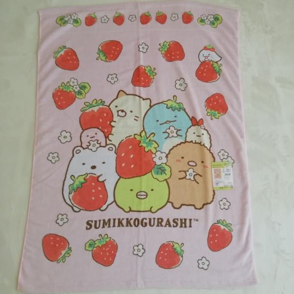 お子様のお昼寝にピッタリのタオルケット。肌にやさしい綿100％素材さわやかな気持ちのいい肌触りです。コンパクトサイズで持ち運びも簡単レジャー、アウトドアなど色々な場面で活躍してくれる便利なタオルケットですプリントはすっごいきれいで迫力があり...