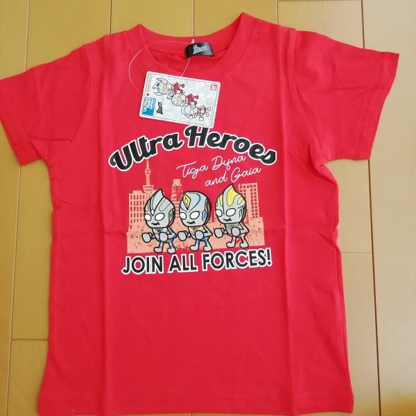 ウルトラヒーローズ  　半袖Tシャツ　SR8802　レッド　110cm/120cm　ティガ・ダイナ・ガイア