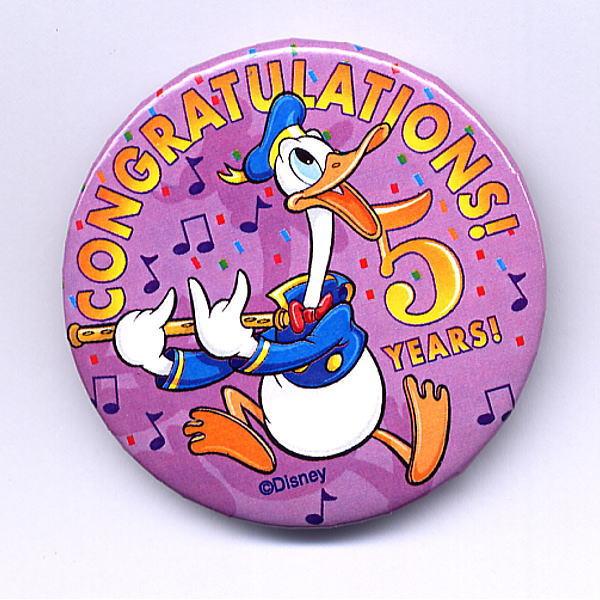 ディズニー ドナルド 缶バッジ Congratulations 5 Years キャスト勤続5年 Usa Bg008 イズクラブyahoo ショップ 通販 Yahoo ショッピング