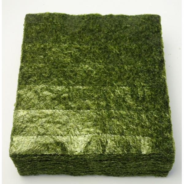 有明産の柔らか目の焼き海苔です。キズ海苔の規格ですので、多少破れや穴などがあります。おにぎりなどにおすすめです。10袋の業務用パッケージです。<令和7年度の海苔の生産状況>昨年度に引き続きは有明海の大不作により相場が高騰しており...