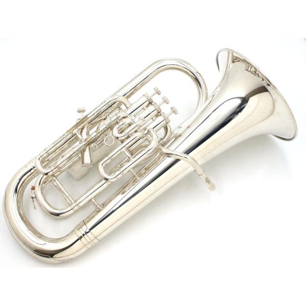 ヤマハ ユーフォニアム YEP-621Sシリアル番号112261イエローブラスベル、銀メッキ仕上げ、4本ピストン、太管の現行モデル。1番管・2番管・第1抜差管技管に多数の凹みが残っていますが、演奏上の問題はないため、現状での販売となります。...