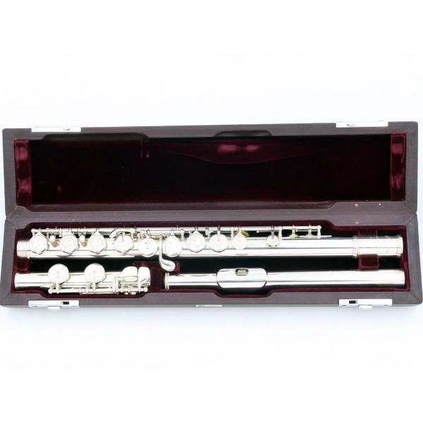 ムラマツ フルート AD CCシリアル番号50635 管体重量436グラム（頭部管88グラム）総銀製、引上げトーンホール、オフセットカバードkey、ポイントアームkey仕様、Eメカニズムなしの1996年頃に作られたADモデル。頭部管に小さな...