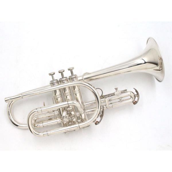 キング B♭コルネット 603 銀メッキ仕上げシリアル番号813829 管体重量1103グラムイエローブラスベル、銀メッキ仕上げ、第1第3トリガー付き、2ウォーターkeyのロングコルネット。KINGのステューデントモデルですが、US工場製の...