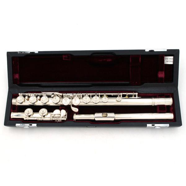 ヤマハ フルート YFL-517シリアル番号055787　管体重量408グラム(頭部管91グラム)頭部管銀製、クラウン銀製、その他白銅、銀メッキ仕上げ、Eメカニズム付、ピントップアームkeyの現行モデル。ヤマハフィネスシリーズのモデルでTy...