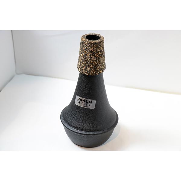 ■中古商品■メーカー：ジョーラル■品名：トランペット用ミュート■モデル：プラクティスミュート■コンディション：使用感、コルク部の接着剤がはみ出ています。■付属品：なし■商品ランク:B+説明トランペット用の練習用ミュート。※写真は光の加減によ...