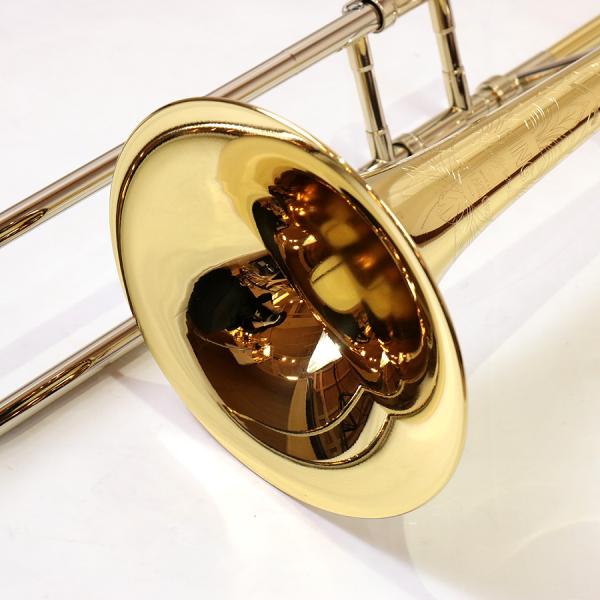 ラッカー仕上げ■中古商品■機種：テナートロンボーン■メーカー：キング■モデル名：3B■シリアル：F2089■コンディション：全体的に使用キズ、スライドU字管に細かな凹みが残ります。ベルフレからベル管にかけて凹み修正後が見られます。■商品ラン...