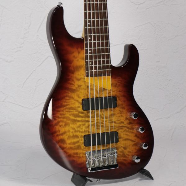 コストパフォーマンス抜群の6弦ベース！※画像に映っている商品が付属品含め全てとなります。※出荷前の最終チェック時に問題があった場合は別途ご案内致します。※トラスロッド・フレット残り・弦高などは弊社リペアセンターにてセットアップ・調整時でのセ...