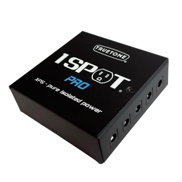 1 SPOT Pro XP5-PSは、1SPOT PROシリーズで最もコンパクトなパワーサプライです。5つのDC9V出力の各端子は500mAまで対応するハイパワー設計で、高消費電流のデジタルエフェクターにも安定して供給可能です。完全アイソレ...