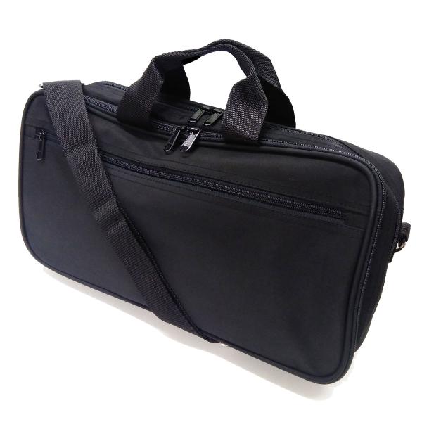 ■Ｂｂクラリネット用ケースカバー表面：ナイロン製カラー：黒ショルダー付※ハードケースは付属しておりません。 ■サイズ (目安)(内寸)38×19×5.5 cm(外寸)40×20×7.5cm