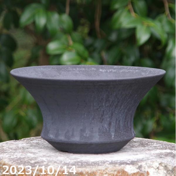 信楽焼 植木鉢 陶器 手びねり(ロクロ引き) 選べる 黒鉄釉(黒窯変) 中深