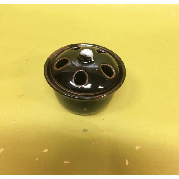 ◆商品セット内容香炉　鈴型黒白箱入香炉の大きさ：7.5cm×7.5cm×高さ6cm焼き具合によりお色みが異なる場合がございます。□包装について・特に指定がない場合は、個別に包装し発送致します。■発送について・こちらの商品は、佐川急便またはゆ...