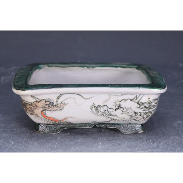 サイズ：横幅約12.0cm×奥行約10.0cm×高さ約4.0cm （多少の誤差が生じる場合があります。ご了承ください。）※嵐山鉢特有の焼成中の“窯ヒビ”がある場合がございます。　 写真をご確認の上、ご購入お願い申し上げます。※商品画像につい...