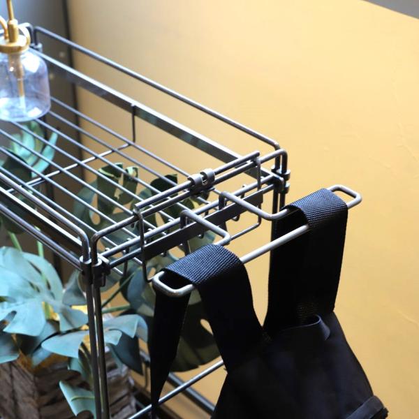 インダストリアルな雰囲気が魅力のワイヤーワークスシリーズ。より使いやすくカスタマイズできる専用のオプションパーツができました。組み合わせや使い方は無限大。細部にまでこだわった自分好みの収納を楽しむことができます。●商品仕様・サイズ　約W23...