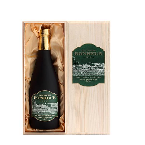 容量/入数：720ml×1本メーカー名：出水酒造Alc度数 ： 25%原材料 ： さつま芋（鹿児島県産紅はるか）、米麹（鹿児島県産米/黄麹）、ワイン酵母蒸留方式 ： 常圧蒸留麹 ： 黄麹備考 ：