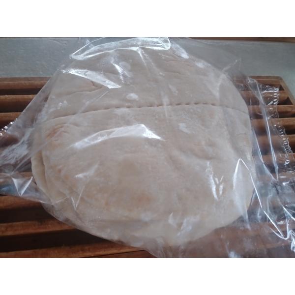 中近東でよく食べられるピタパン中がポケットになっているため使い方自由自在ハンバーグ、白身魚フライ、焼きそばを入れたりご家庭でも是非！真中にミシン線が入ってるので1枚で２つのサンドが出来ます。業務用として大変お買い得な24袋入りの箱売り品です...