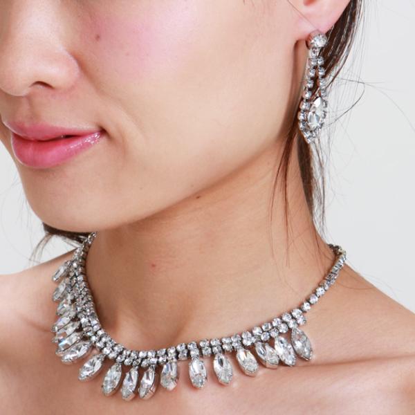 商品番号:FBMNE17【ネックレス＆イヤリング　レンタル】■ 品質：シルバー■ サイズ（約）：ネックレス/38cm　アジャスター/2.5cm　イヤリング/5cm※商品の色につきましては、お客様のご覧になられますパソコン機器及びモニタなどの...