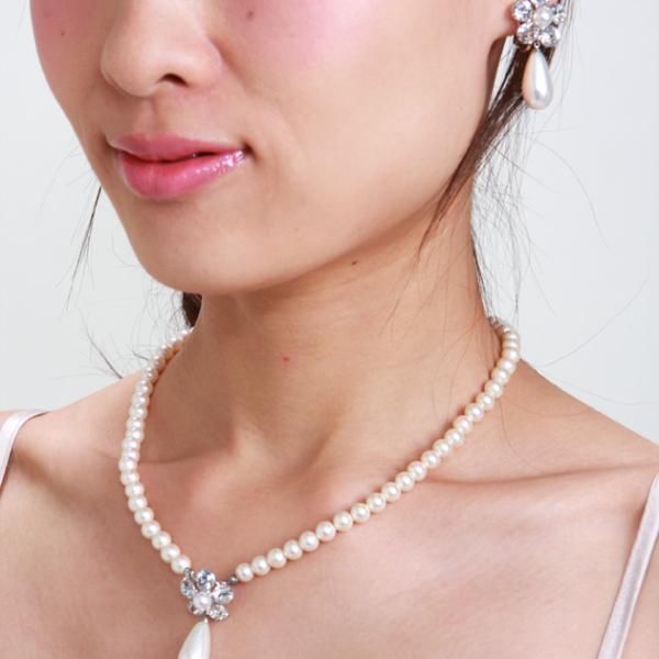 商品番号:FBMNE40【ネックレス＆イヤリング　レンタル】■ 品質：パール■ サイズ（約）：ネックレス/33cm　アジャスター/5cm　イヤリング/2cm※商品の色につきましては、お客様のご覧になられますパソコン機器及びモニタなどの違いに...