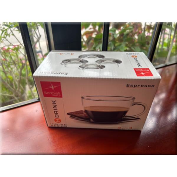 原産国：イタリア生産者：ボルミオリ・ロッコ社分類：ステムウェア規格：120ml　　　 カップ[θ] 70 mm 　[H]　50 mm　　ソーサー[θ] 104 mm ※食洗機対応。　カップのみ電子レンジ対応。ソーサーは電子レンジに入れないで...