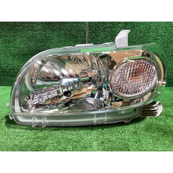 美品 ポルテ　NNP11　NHP1　前期　ヘッドライト　左右 ポルテ NNP15 ポルテハロゲンヘッドライト左 コイト52-128 純正品番