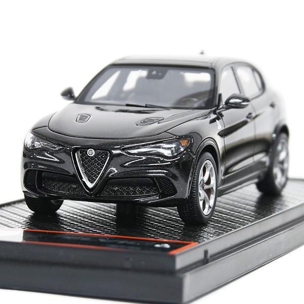 アルファロメオ（ALFA ROMEO） 1/43 Stelvio QUADRIFOGLIOミニチュア
