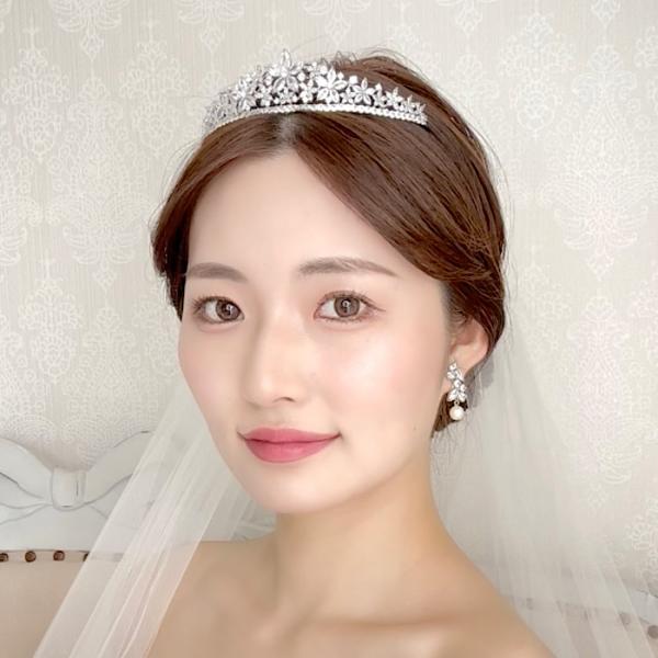 商品発送元：ANNAN WEDDINGバッグ・靴・小物WEDDING TIARA雪の結晶を思わせるようなデザイン   ジルコニア ティアラ ST04DESING特級３Aランクのジルコニアの特別カットによってまばゆく輝くので広いチャペルでの挙...