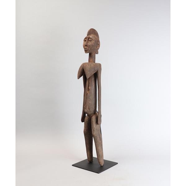 商品発送元：KANKAN ONLINE SHOPファッション・ブランドモシ族が祝賀や年末、葬送儀礼の際に使用した女性像です。自分たちのコミュニティに対して、精霊たちが良い働きをするよう祈りが捧げられました。顔や腹部には線刻模様がはいっていま...