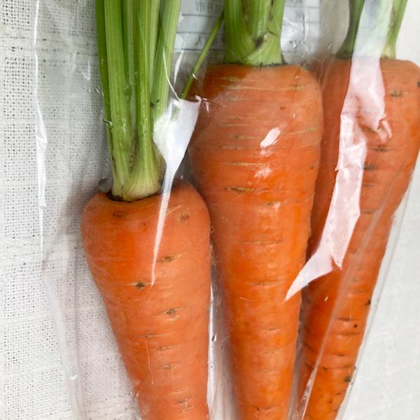 商品発送元：ハート.netshopフード・菓子肥料もあたえられない、きびしい環境の中でも、たくましく育ったにんじんは、水分率があり、みずみずしくサッパリしています。 エグミやにんじん独特の生臭さがなく、にんじんジュースにおすすめ！もちろん、...