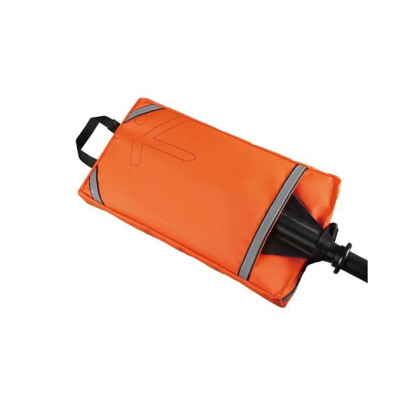 商品発送元：カヌーライフを創造する | アオキカヌーワークススポーツ・アウトドア・旅行フォームタイプのパドルフロートです。パドルのブレードを挿入してバックルで固定可能。バッグの両側に反射テープが付いています。サイズ：