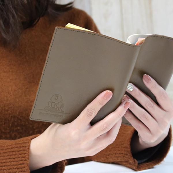 商品発送元：【Leather Goods】ナダヤ | 財布、バッグ、革小物バッグ・靴・小物 スヌーピーの魅力に惹き込まれていく。スヌーピーといえば、可愛い犬のキャラクター。はじめはそんな認識でいました。 だけど知れば知るほど、可愛いだけじゃ...