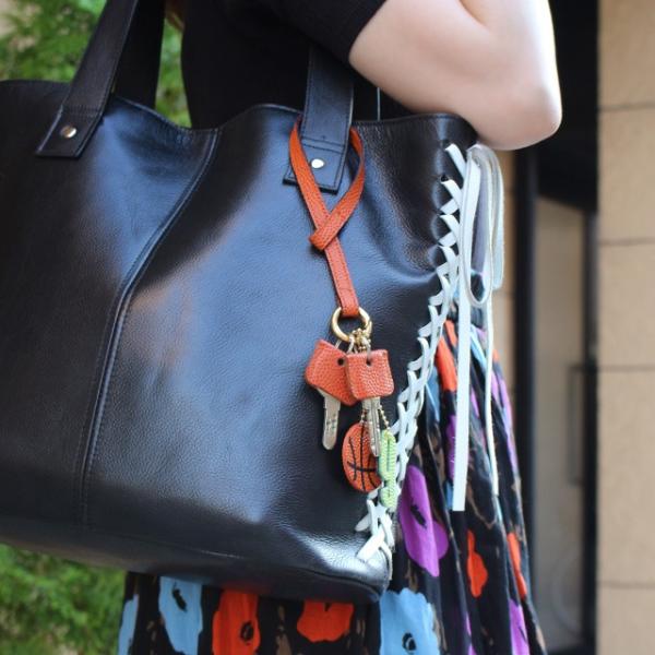 商品発送元：【Leather Goods】ナダヤ | 財布、バッグ、革小物バッグ・靴・小物 この度、2021-22シーズンに合わせてホームページをリニューアルしました。リピーターの方もはじめましての方も、私たちのこのバスケットボールシリーズ...