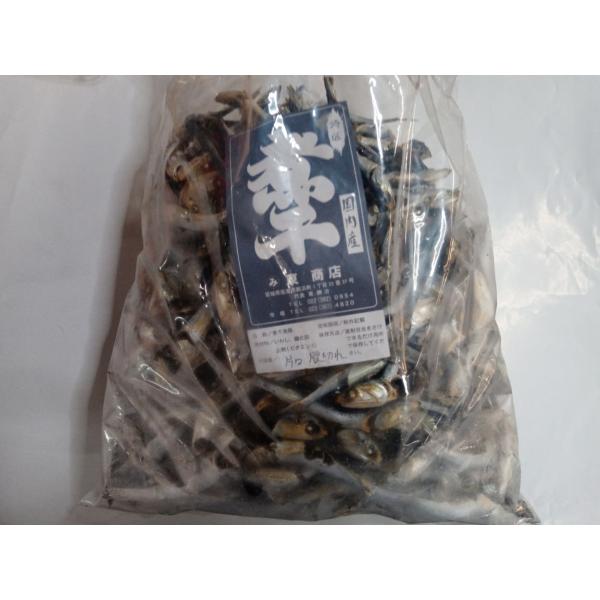 商品発送元：塩釜仲卸市場　東商店フード・菓子千葉県を中心とした国内で水揚げされた（約10~11?）”腹切れ”片口いわしの煮干しです。原料の鮮度が製品の品質を大きく左右する煮干しにおいて、腹切れがおこる原因としては水揚げから加工まで時間が経過...
