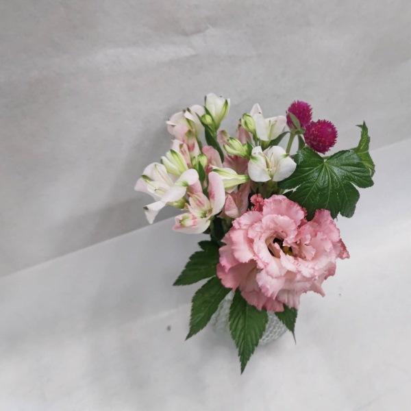 商品発送元：cross event（クロスイベント）フラワー・ガーデニング、フラワー、花束、その他高さ約20?の花束です#もっと身近に　#もっと気軽に　をテーマにした花束です。小さめサイズで、お手頃価格なので、お花を飾ったことないけどちょっ...