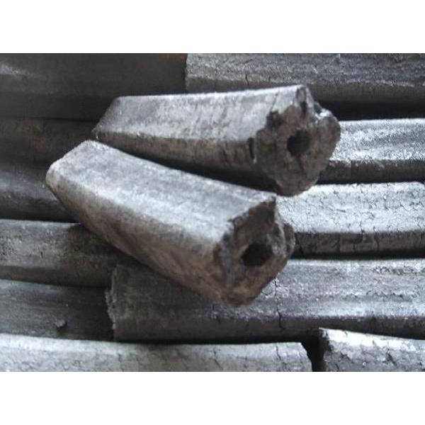 マレーシア産種類白炭／四角形成形炭（１辺約4cm前後）5Kg１箱お買い上げ金額に応じて送料無料。関連キーワード：セール バーベキュー オガ炭 優火備長炭（ゆうび） 5Kg バーベキュー炭 七輪 網焼