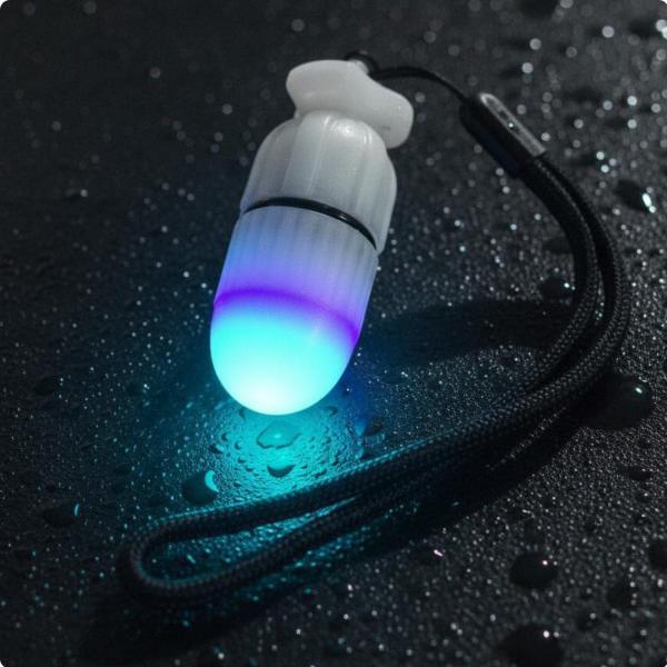 ダイビングシグナルライト LEDビーコン 高可視性 夜間対応 100m防水 機材に干渉少 29g軽量 省荷重 取り付け簡便 14cmランヤード 同行者識別 レジャー潜水に適用