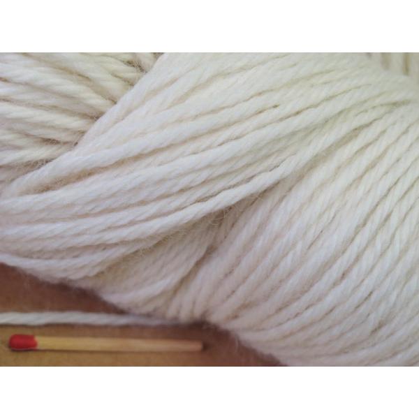 極太メリノウール（オフホワイト・かせ） どんどん編めてじゃんじゃん