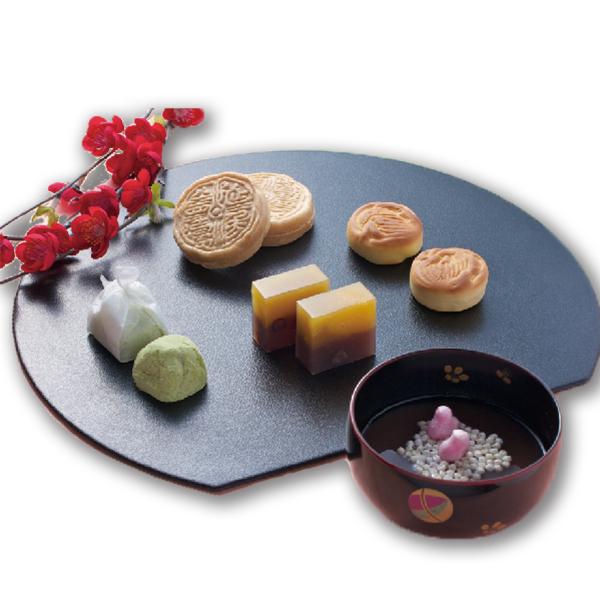 豊穣の国へ、豊かなる新年へ、願いを込めて。埋れ木 6個柳のしずく 3個もなか 5個おしるこ 2袋錦 1本【箱サイズ 250×215×45】豊穣菓は1月15日までのお取り扱いでございます。