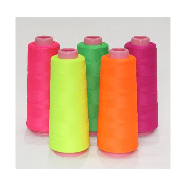 ＼＼ 在庫がある場合は０〜１営業日で出荷します／／＼＼お急ぎの方は日付指定をしない方が早く届きます！／／【商品名】ポリエステル　ウーリー50ｇ巻　蛍光色ロックミシンのルーパー用の糸として、また、ボビンに巻いて「下糸」として使えます。「巻ロッ...