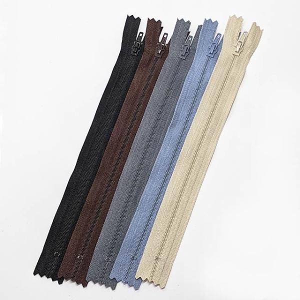 ＼＼ 在庫がある場合は０〜１営業日で出荷します／／＼＼ お急ぎの方は日付指定をしない方が早く届きます！／／【商品名】４ＥＦ（エフロン）ストレート　22cm４ＥＦ（エフロン）ファスナーは、主に紳士のスラックスに使われるファスナーです。上止めか...