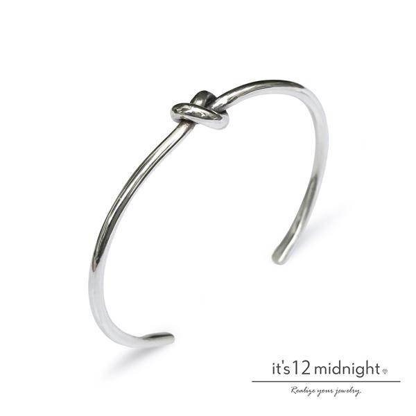 it's 12 midnight イッツ トゥエルヴ ミッドナイト Sailors Knot