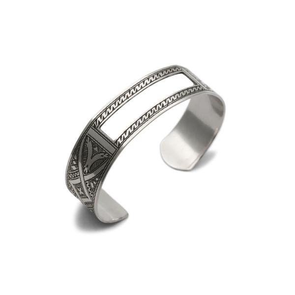 「激レア」トゥアレグ　バングル ブレスレット　シルバー925 TOUAREG SILVER JEWELRY トゥアレグ シルバー ジュエリー カットアウト