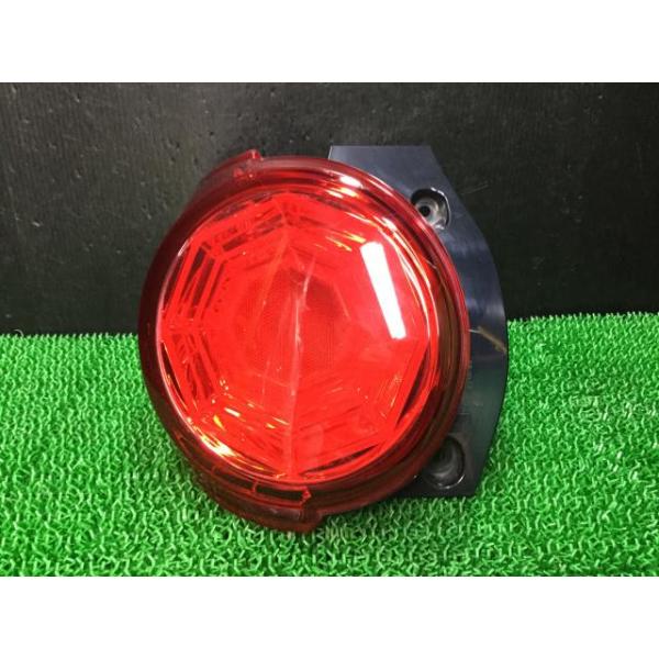 ピクシスジョイ 5BA-LA250A 左テールランプ R59 20519 81560-B2550
